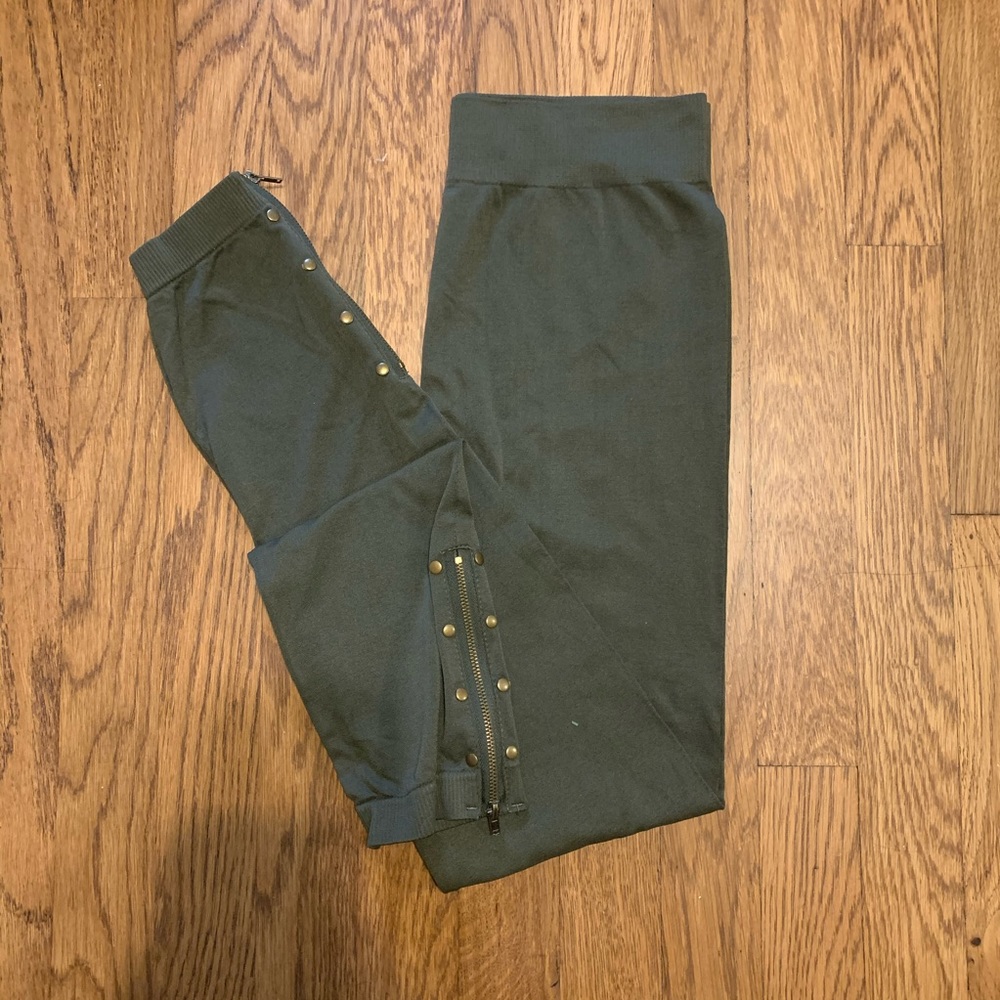 Wet Seal: Leggings